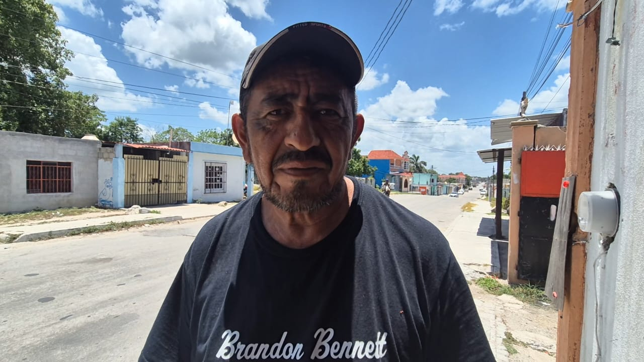 Acusó a los buzos camacheros de acabar con las pulpas preñadas en temporada de reproducción. Acusó a los buzos camacheros de acabar con las pulpas preñadas en temporada de reproducción.