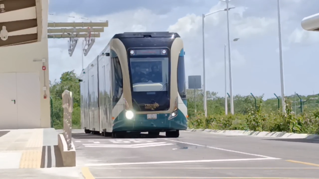 Viajeros nacionales y locales dinamizan el Tren Maya en su paso por Campeche