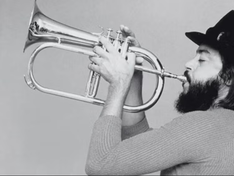 Adiós a Chuck Mangione: El hombre que hizo sentir bien al mundo con su trompeta