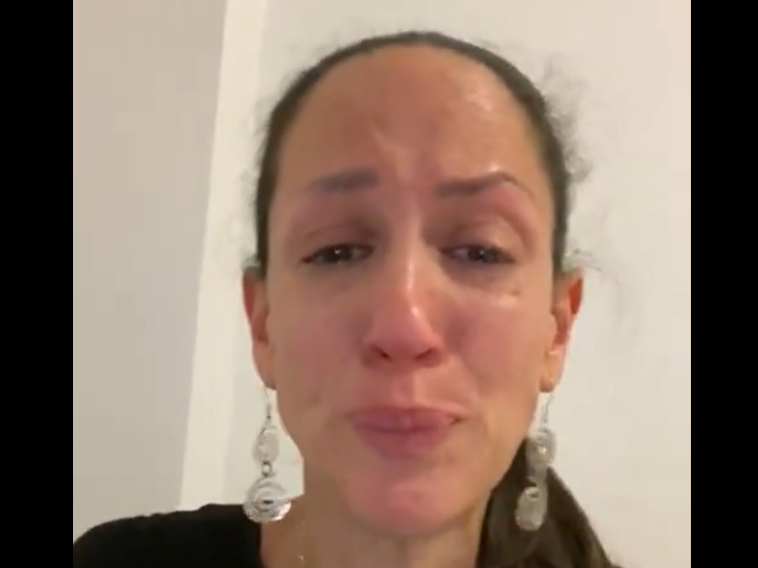 La mujer señaló que las influencias de su expareja han dificultado su salida del país La mujer señaló que las influencias de su expareja han dificultado su salida del país