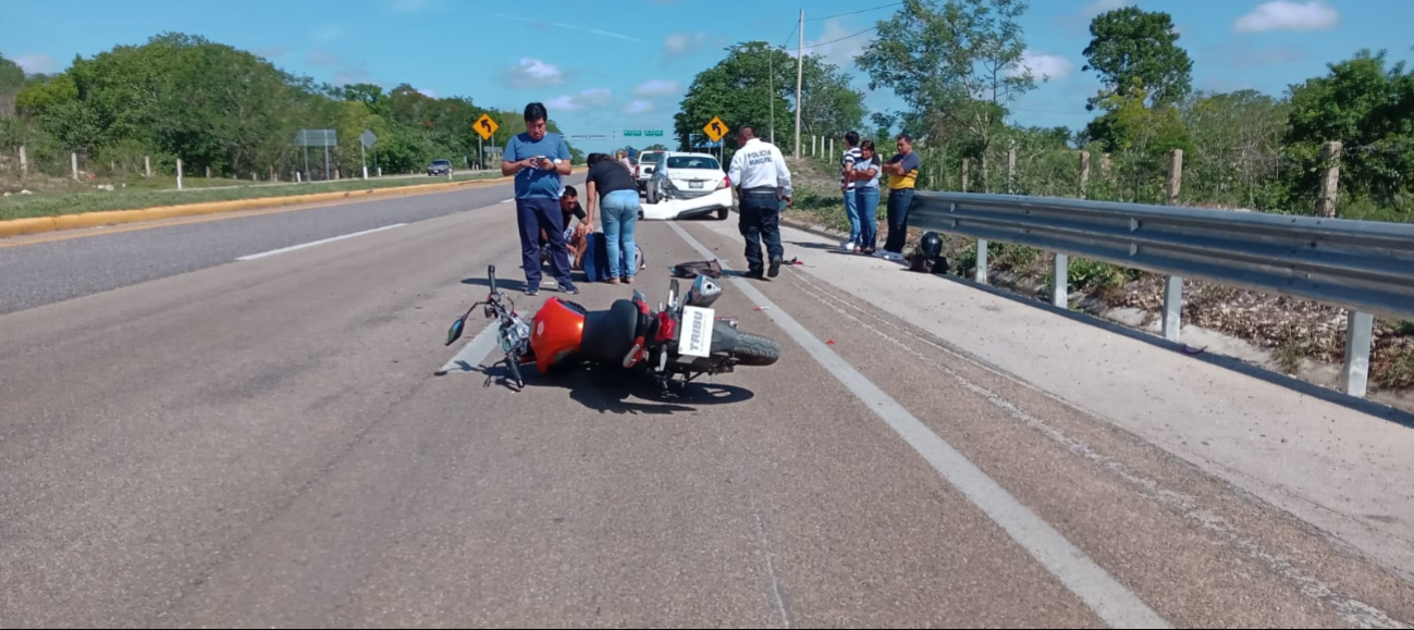 Un motociclista resultó lesionado tras chocar por alcance contra un vehículo en la carretera Mérida–Campeche. Un motociclista resultó lesionado tras chocar por alcance contra un vehículo en la carretera Mérida–Campeche.
