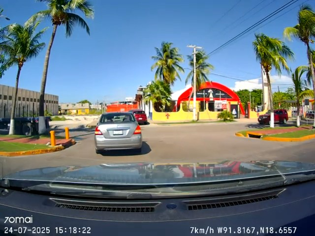 Ciudad del Carmen: taxista acosó a mujer conductora, la siguió hasta el malecón Ciudad del Carmen: taxista acosó a mujer conductora, la siguió hasta el malecón