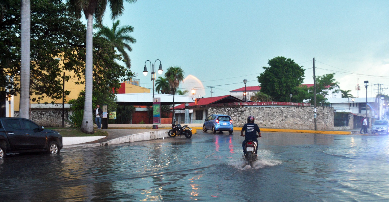Sábado: lluvias fuertes (25–75 mm), actividad eléctrica y posibles granizadas. Sábado: lluvias fuertes (25–75 mm), actividad eléctrica y posibles granizadas.