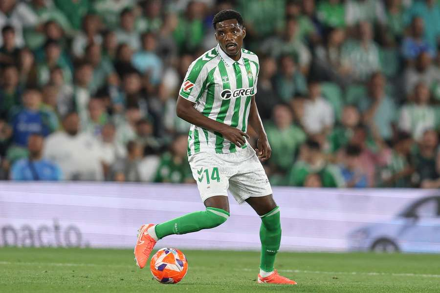 William Carvalho llega del Betis