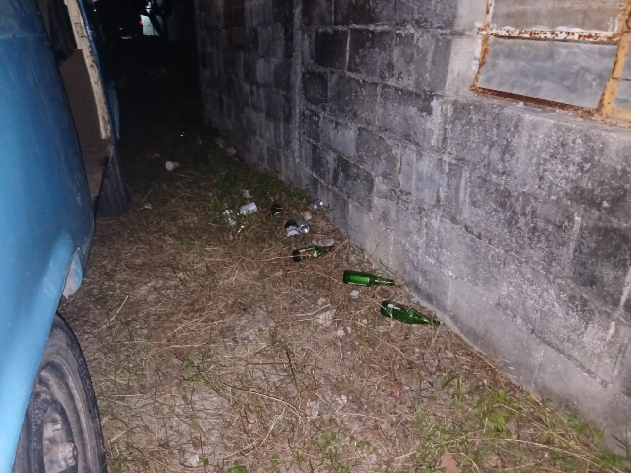 Detienen combi en Escárcega por ingesta de alcohol al volante: Conductor huye a su casa Detienen combi en Escárcega por ingesta de alcohol al volante: Conductor huye a su casa