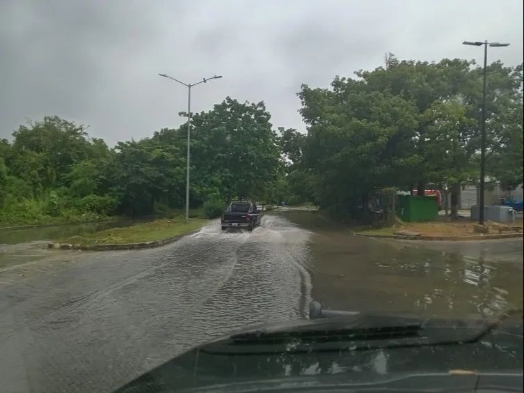 Registran inundaciones mañaneras en Chetumal