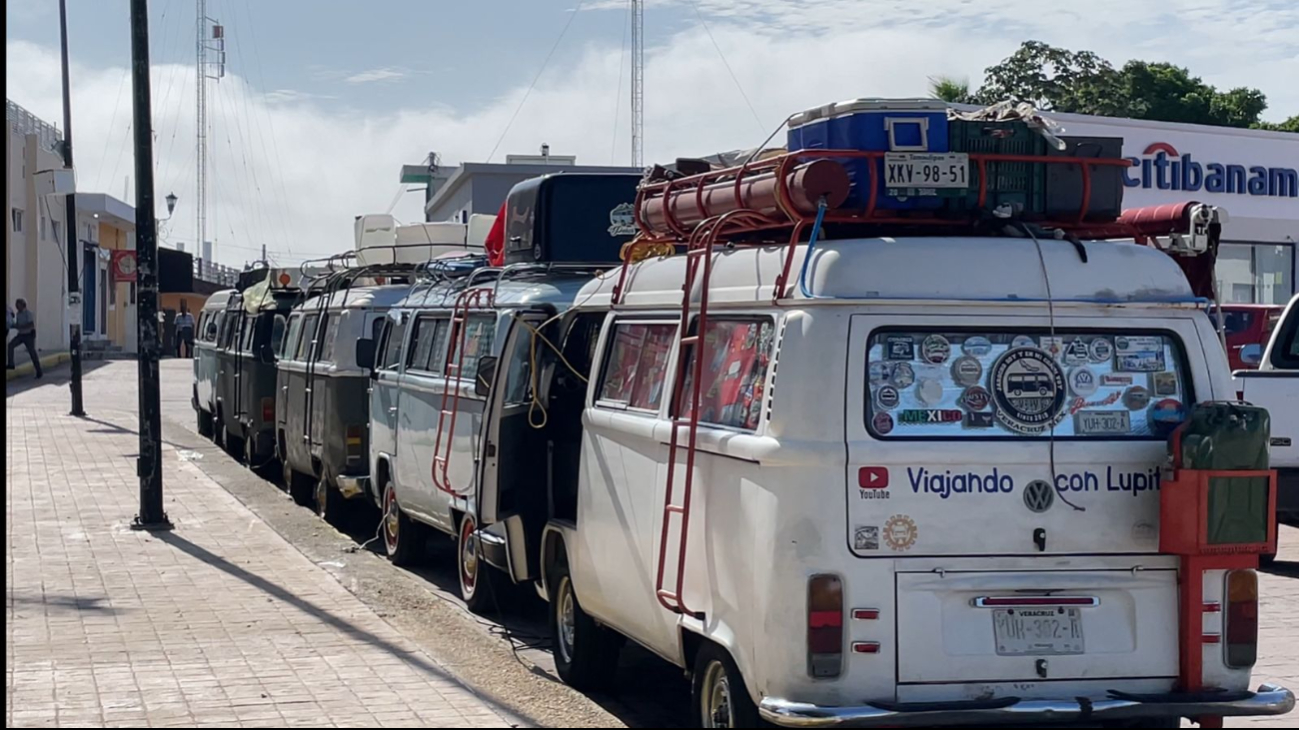 La Ruta Maya reunió más de 100 combis en Isla Aguada, con participantes de Guatemala y El Salvador. La Ruta Maya reunió más de 100 combis en Isla Aguada, con participantes de Guatemala y El Salvador.