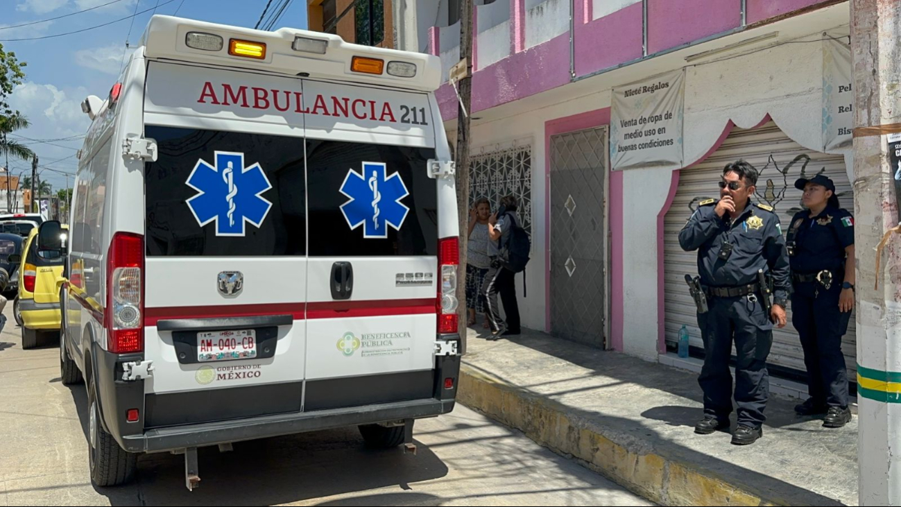 Los lesionados fueron atendidos por paramédicos y el tránsito fue cerrado completamente en la zona. Los lesionados fueron atendidos por paramédicos y el tránsito fue cerrado completamente en la zona.