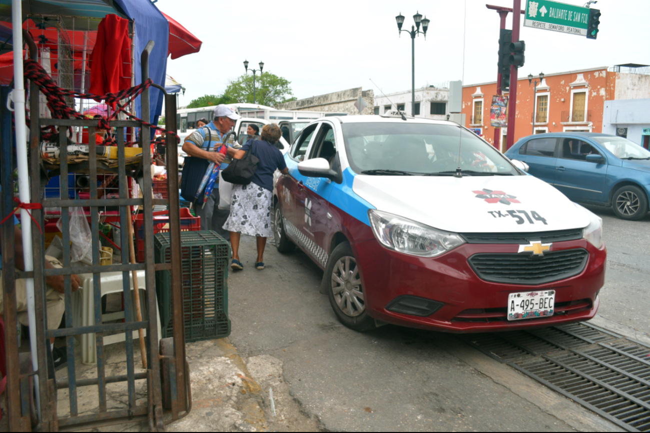 Taxistas se niegan a entrar a zonas peligrosas de Campeche por deficiencias urbanas