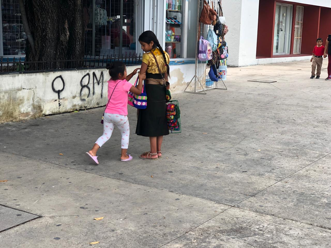 Muchas de estas personas llamadas despectivamente como “chapitas” provienen de Centroamérica. Muchas de estas personas llamadas despectivamente como “chapitas” provienen de Centroamérica.