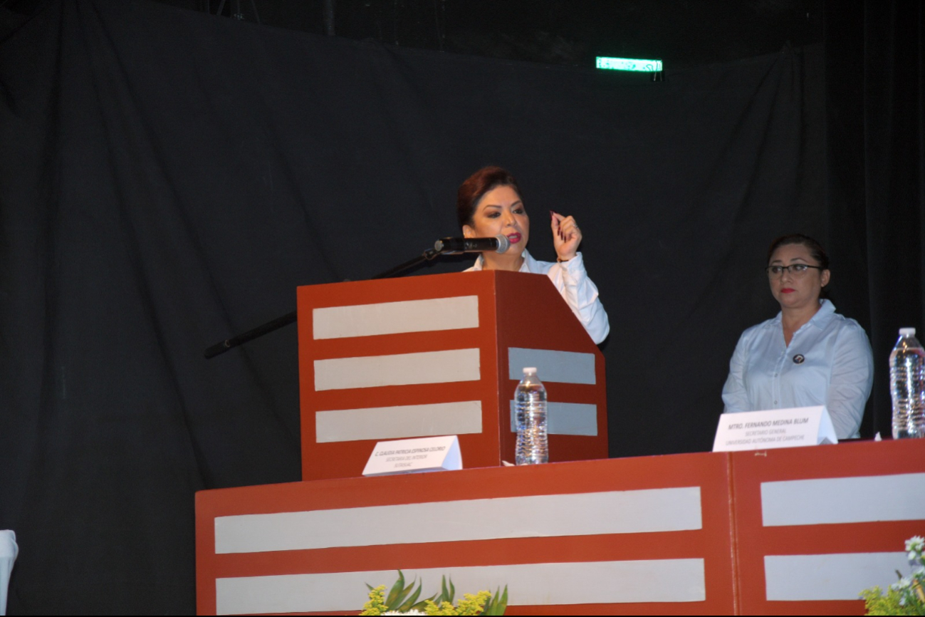 En Campeche, Claudia Escobedo repite por sexta vez como líder sindical en la UAC   