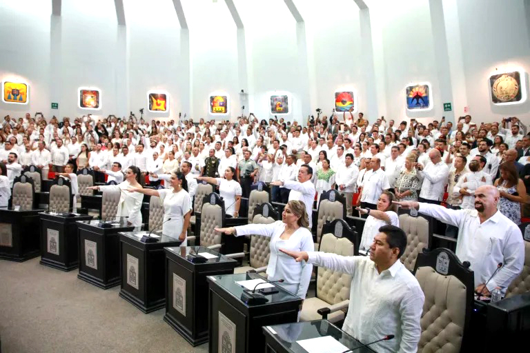 Cada diputado recibe una dieta mensual bruta mínima de 153 mil pesos Cada diputado recibe una dieta mensual bruta mínima de 153 mil pesos