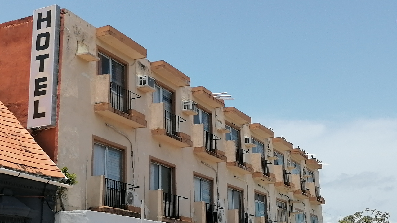 La industria hotelera de Ciudad del Carmen enfrenta una crisis sin precedentes agravada por el crecimiento de Airbnb La industria hotelera de Ciudad del Carmen enfrenta una crisis sin precedentes agravada por el crecimiento de Airbnb