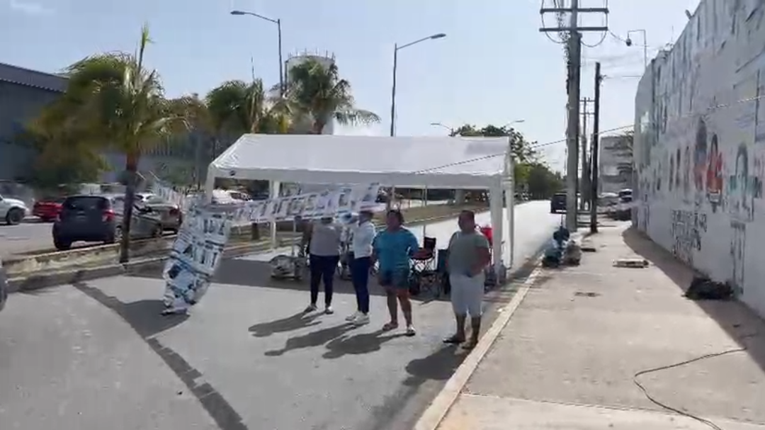 Madres Buscadoras de Quintan Roo inician manifestaciones y bloqueos frente a la FGE de Cancún