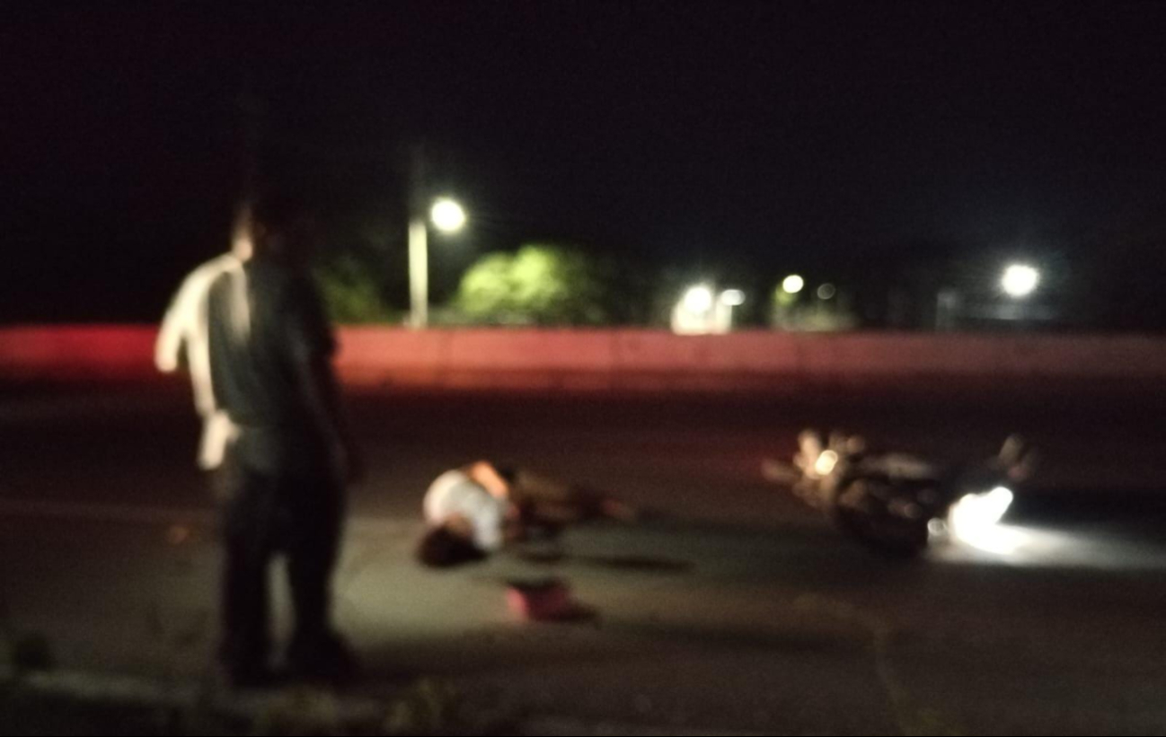 Dos jovencitas requieren hospitalización después de derrapar en puente de la carretera hacia Motul Dos jovencitas requieren hospitalización después de derrapar en puente de la carretera hacia Motul