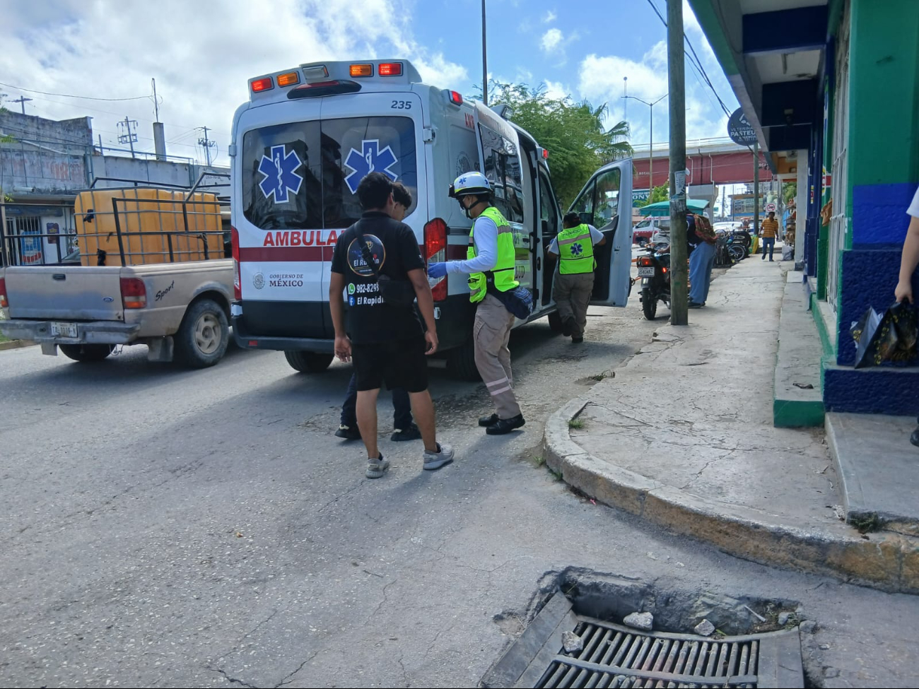El joven sufrió lesiones en el pie y clavícula derecha; fue atendido por SAMU y llevado al hospital IMSS-Bienestar. El joven sufrió lesiones en el pie y clavícula derecha; fue atendido por SAMU y llevado al hospital IMSS-Bienestar.
