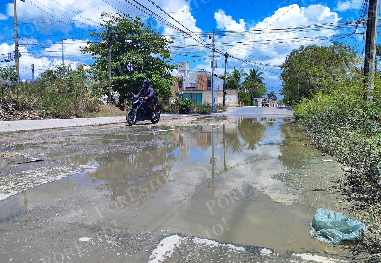 Pese a la asistencia del personal de Aguakan, no han habido trabajos de reparación Pese a la asistencia del personal de Aguakan, no han habido trabajos de reparación