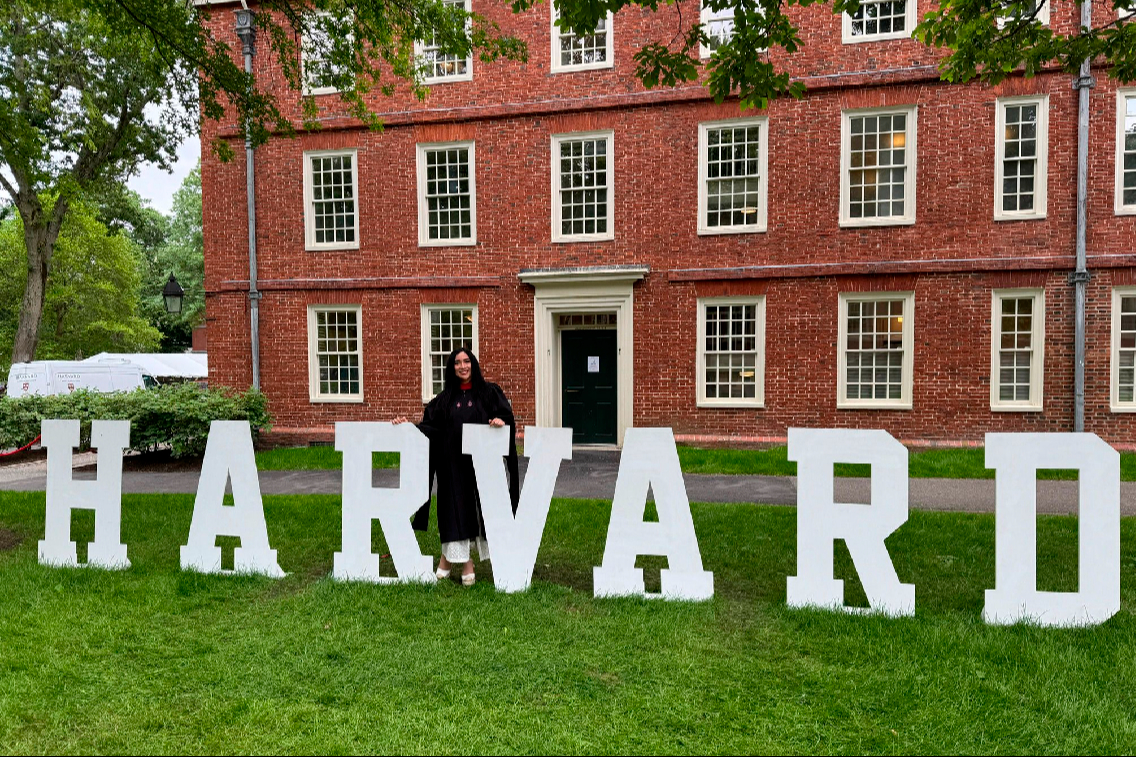 Egresada UADY concluye maestría en Harvard Egresada UADY concluye maestría en Harvard