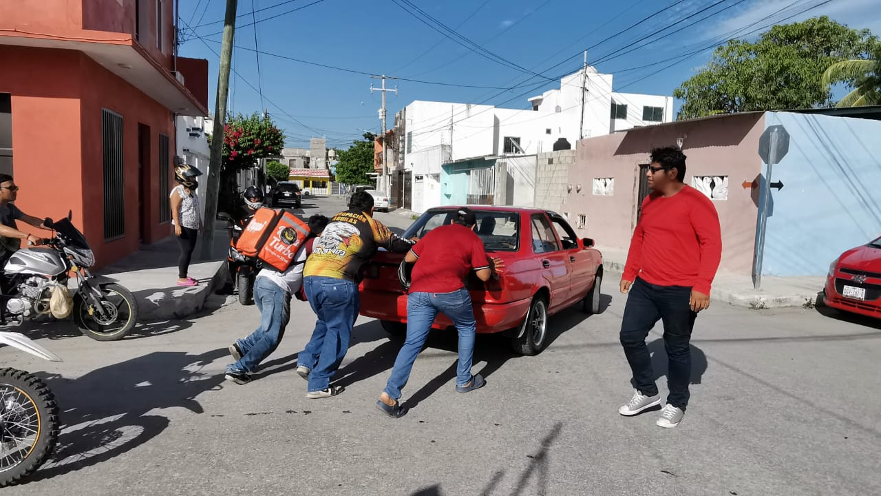 Seguridad pública interceptó a los motomandaditos al intentar trasladar el coche, y este fue remolcado a la Vicefiscalía Regional. Seguridad pública interceptó a los motomandaditos al intentar trasladar el coche, y este fue remolcado a la Vicefiscalía Regional.