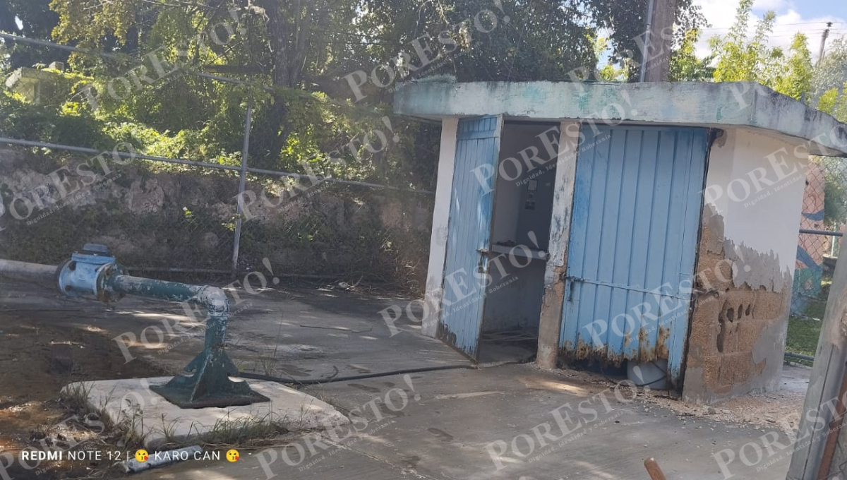 La caseta del sistema de agua potable en Sahcabchén está deteriorada y a punto de colapsar. La caseta del sistema de agua potable en Sahcabchén está deteriorada y a punto de colapsar.
