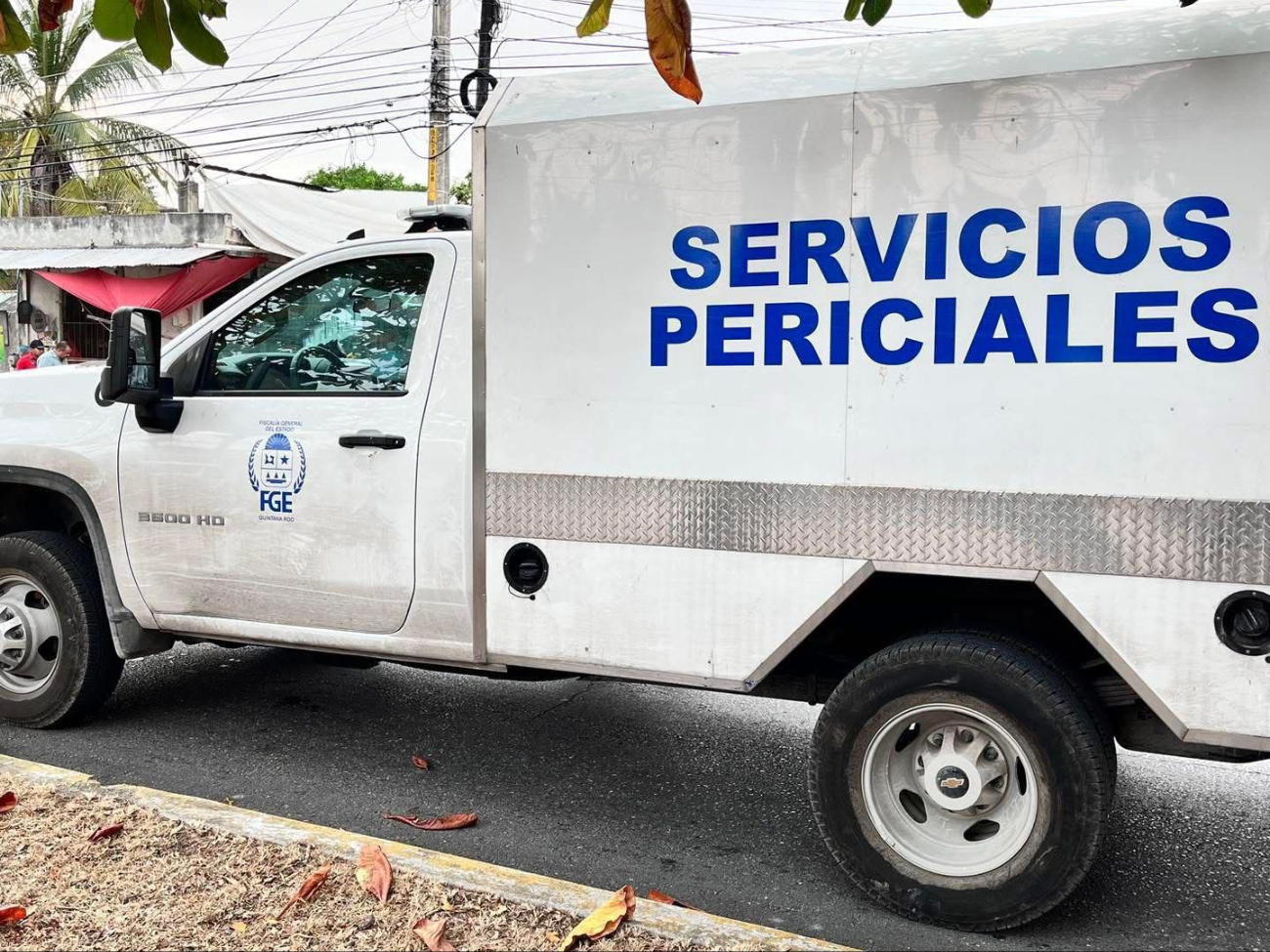 En el caso del suicidio, compañeros del fallecido lo encontraron colgado, por lo que llamaron a emergencias