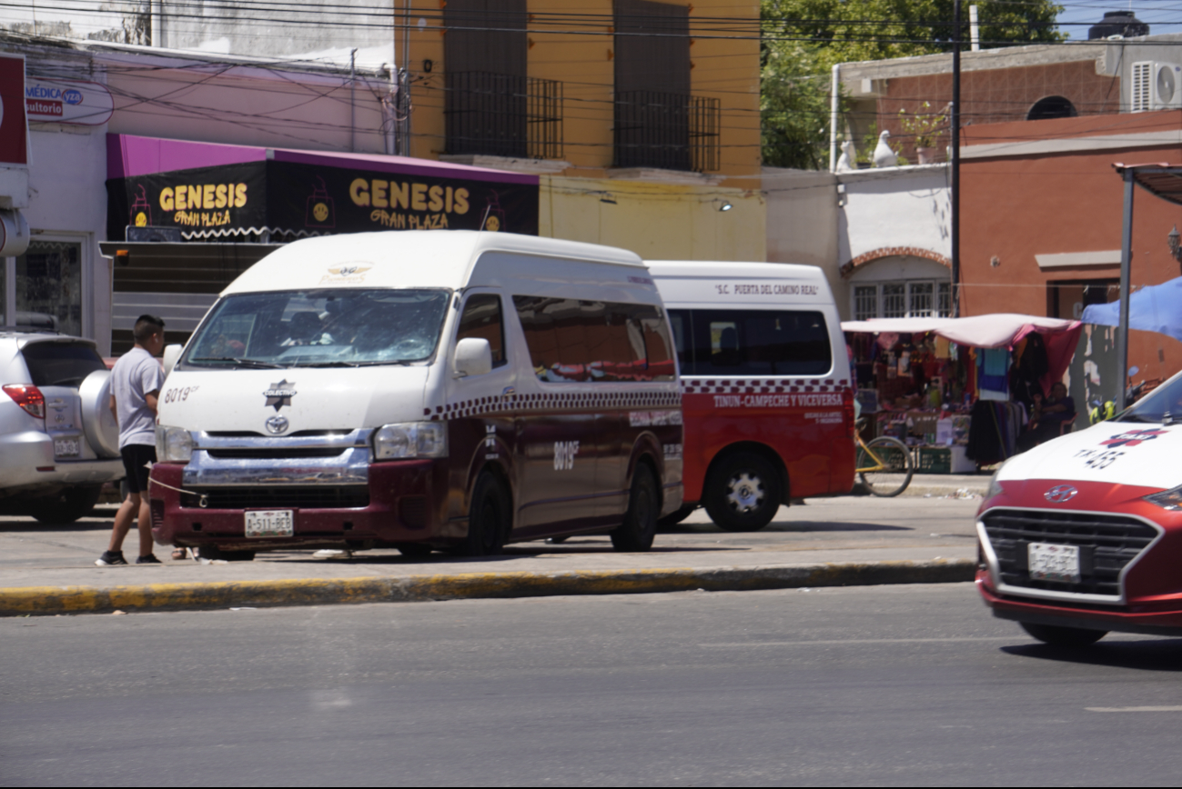  Transportistas de Campeche exigen un alto a los taxis pirata   