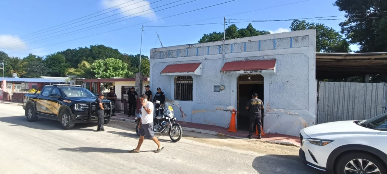 La mujer llegó a casa de su hijo en Sucilá y la encontró inundada La mujer llegó a casa de su hijo en Sucilá y la encontró inundada