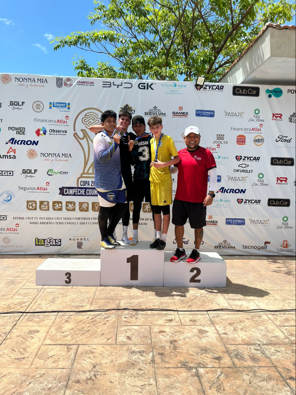 Santiago Berzunza (Sub-13), Manú Mendoza (Sub-15) y Alfonzo Ribeiro (Libre) fueron los campeones.