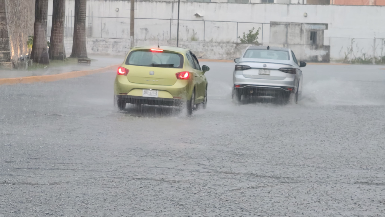 Se esperan descargas eléctricas, rachas de viento y tormentas. Se esperan descargas eléctricas, rachas de viento y tormentas.