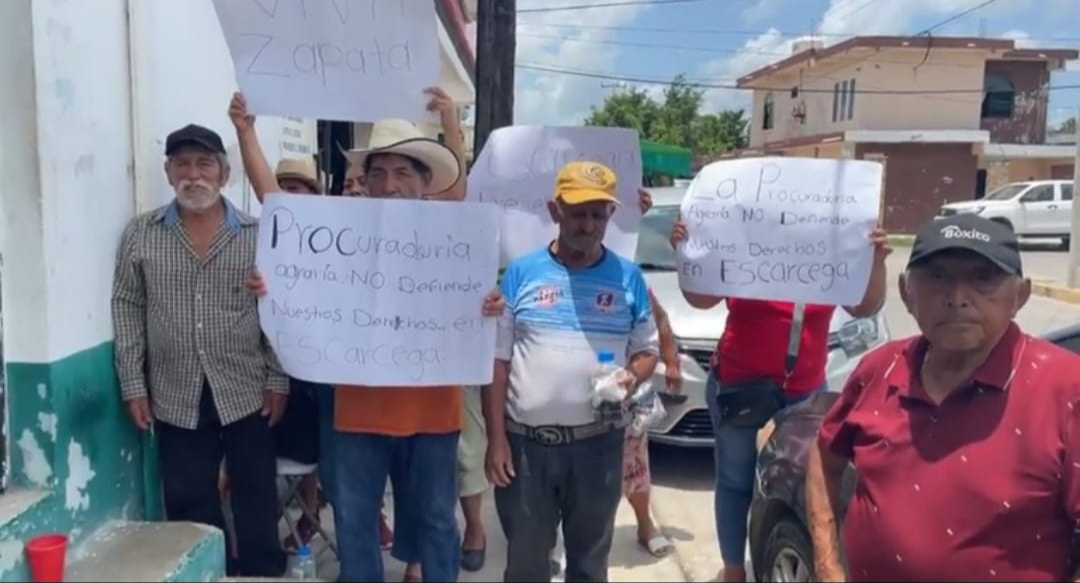 Los ejidatarios se manifestaron a las afueras de la Procuraduría Agraria.