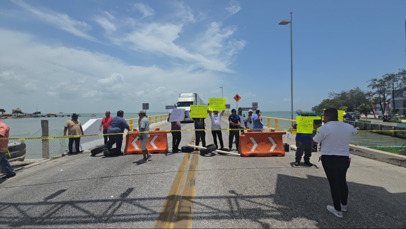Taxistas exigen acciones reales contra transporte ilegal en Ciudad del Carmen Taxistas exigen acciones reales contra transporte ilegal en Ciudad del Carmen
