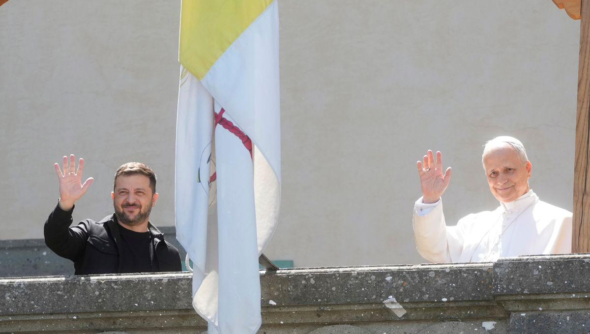 Volodimir Zelenski, presidente de Ucrania junto al Papa León XIV