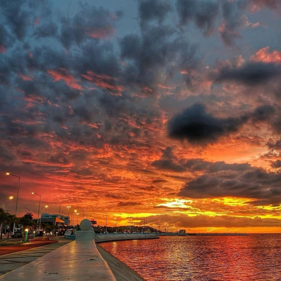 El malecón de Campeche, con su vista al atardecer y aire histórico, es todo menos aburrido El malecón de Campeche, con su vista al atardecer y aire histórico, es todo menos aburrido
