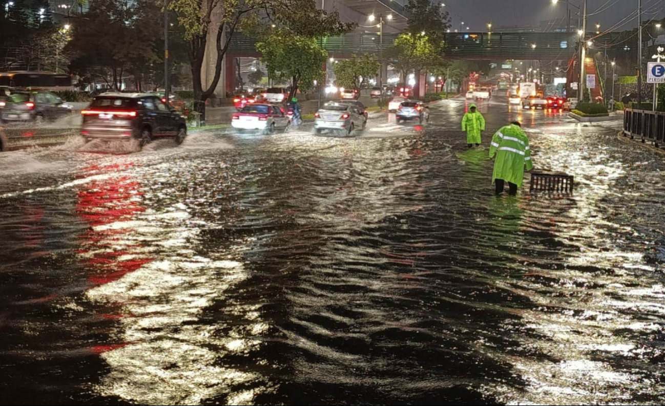 Esta vez la zona sur de la capital fue la más afectada por las intensas lluvias que azotaron la ciudad. Esta vez la zona sur de la capital fue la más afectada por las intensas lluvias que azotaron la ciudad.