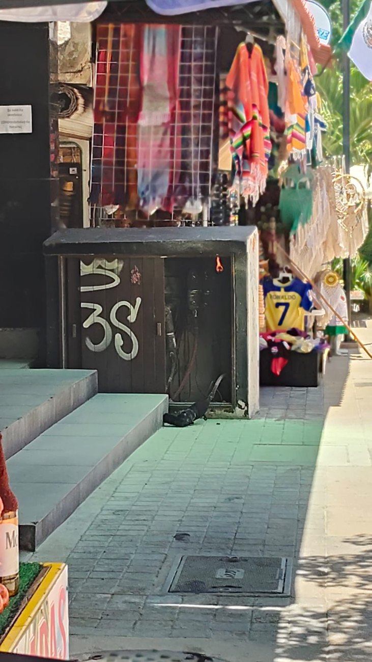 Explosión de transformador en Playa del Carmen desata pánico y deja negocios sin luz
