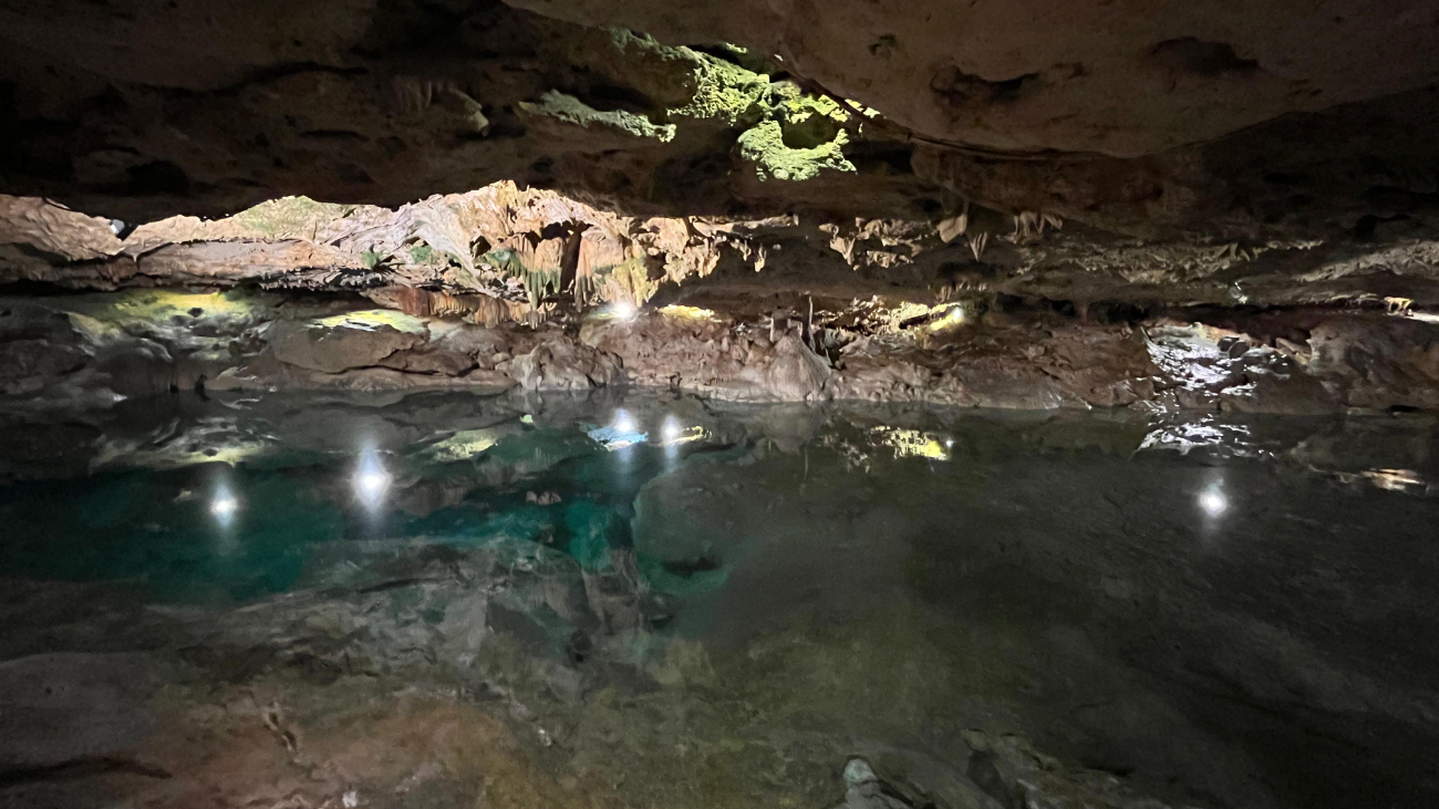 Descubierto 50 años atrás, el cenote San Ignacio se distingue como el atractivo principal del lugar Descubierto 50 años atrás, el cenote San Ignacio se distingue como el atractivo principal del lugar