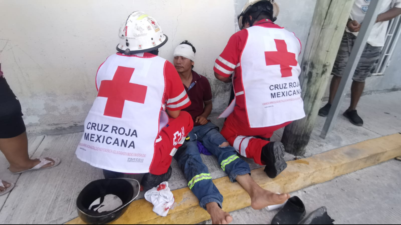 Joven motociclista herido tras impacto con automóvil en Campeche