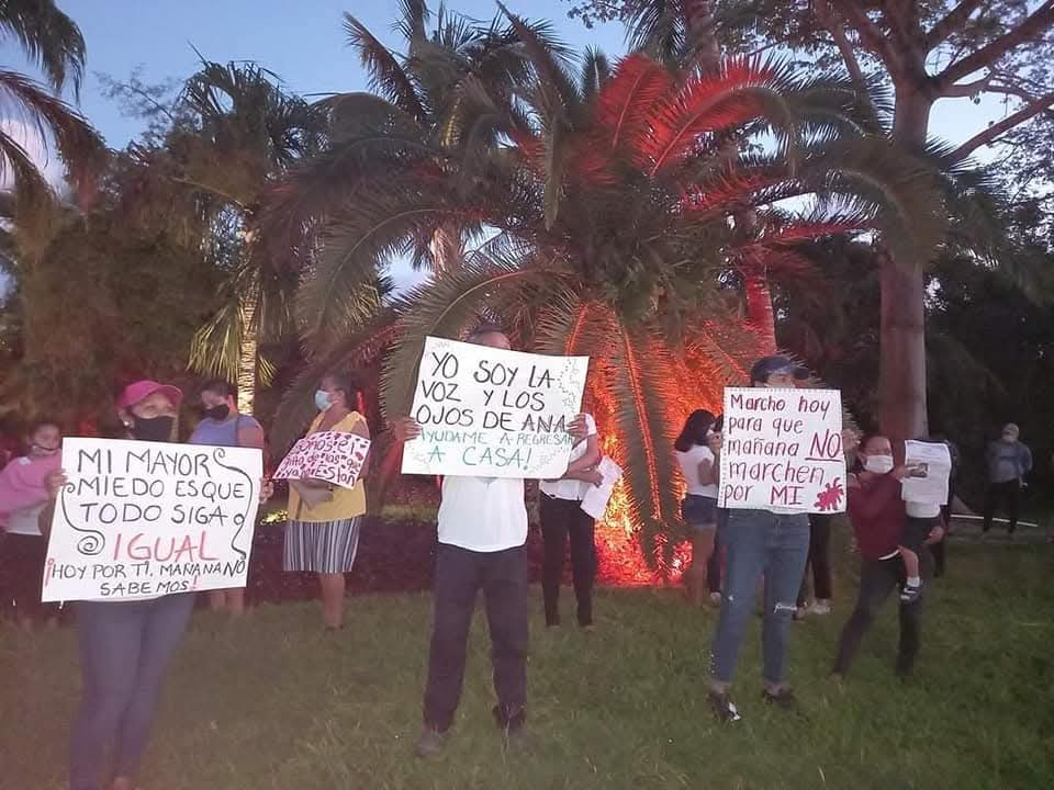 Las compañeras de Ana Gómez exigieron justicia a las autoridades, y que el responsable de acabar con la vida de Ana pagara con cárcel Las compañeras de Ana Gómez exigieron justicia a las autoridades, y que el responsable de acabar con la vida de Ana pagara con cárcel