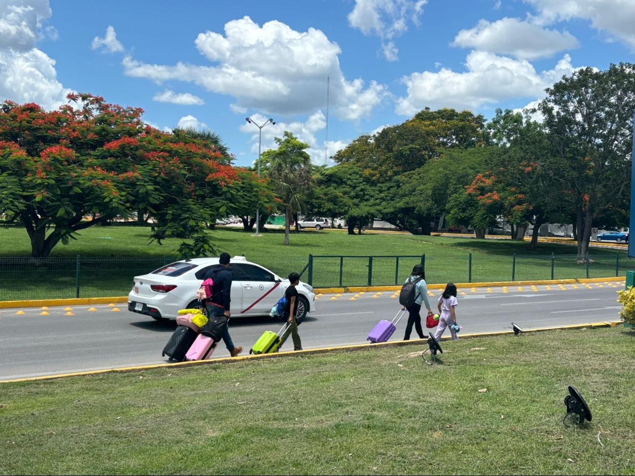 Usuarios prefieren el transporte de plataforma digital, pero no ingresan al aeropuerto de Mérida