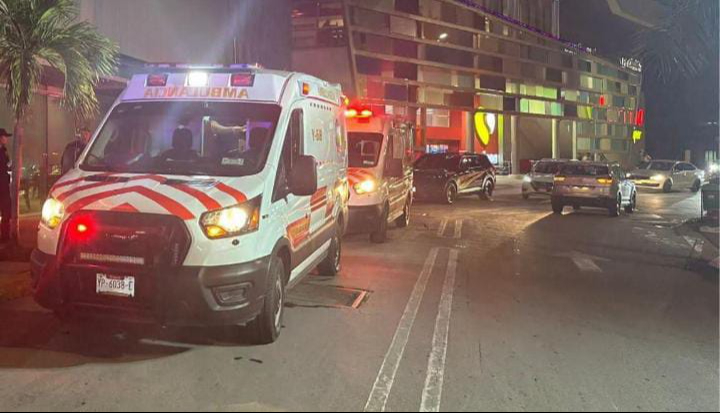 El lamentable hecho fue en el estacionamiento de una plaza comercial.