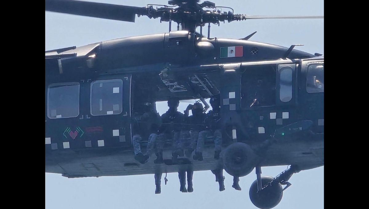 Fuentes cercanas al operativo reportaron también la detención de cuatro civiles, así como el aseguramiento de un rancho