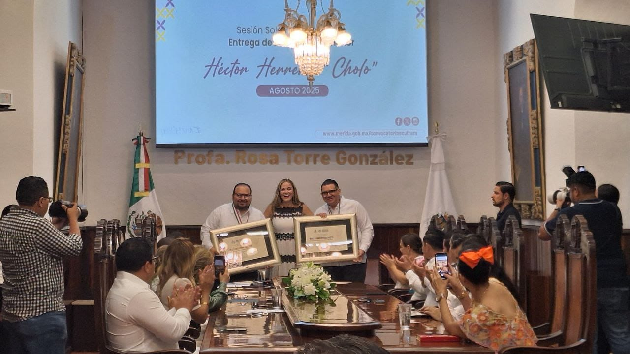 Reconocen en Mérida a Dzereco y Nohoch con la Medalla “Héctor Herrera Cholo”