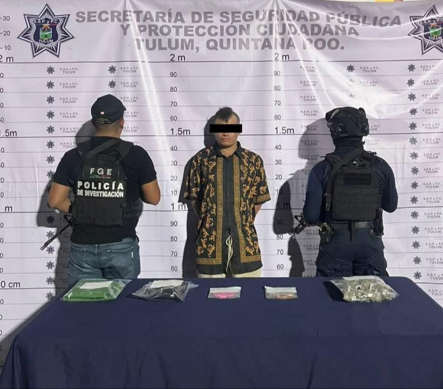 El detenido fue trasladado a las instalaciones de la Fiscalía General del Estado junto con las sustancias incautadas
