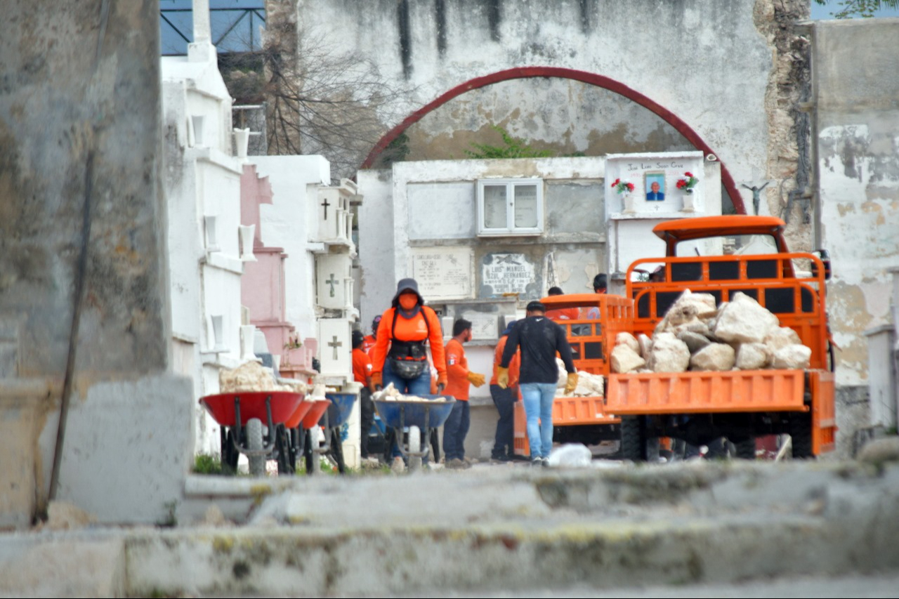 Vecinos habían denunciado el deterioro de la estructura desde hace más de un año. Vecinos habían denunciado el deterioro de la estructura desde hace más de un año.