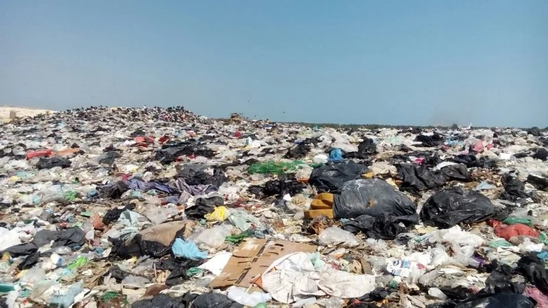 El depósito ha rebasado su capacidad y contamina el subsuelo, manglares, esteros y la Laguna de Términos.