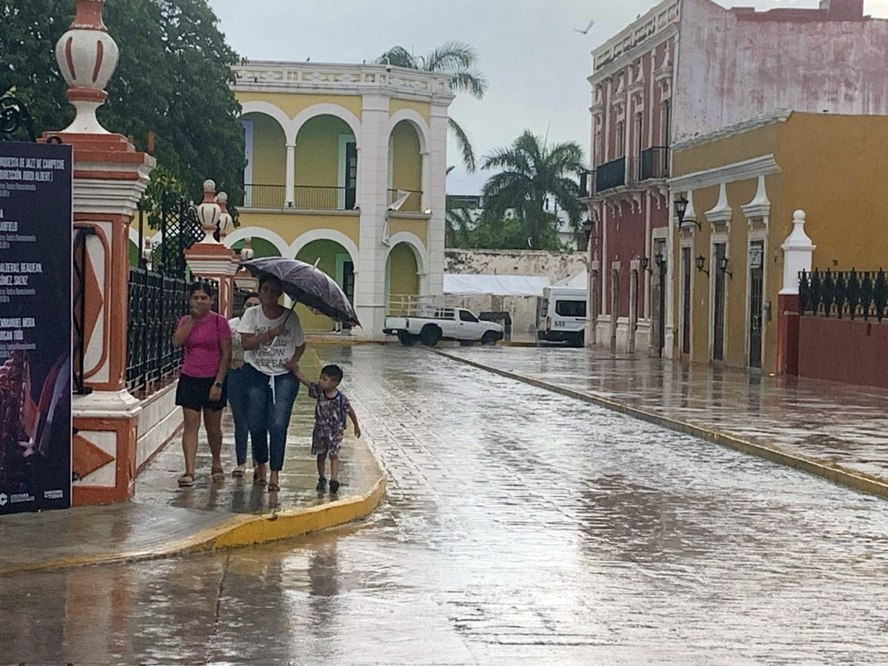 Zona de inestabilidad sobre la Bahía de Campeche genera riesgos meteorológicos