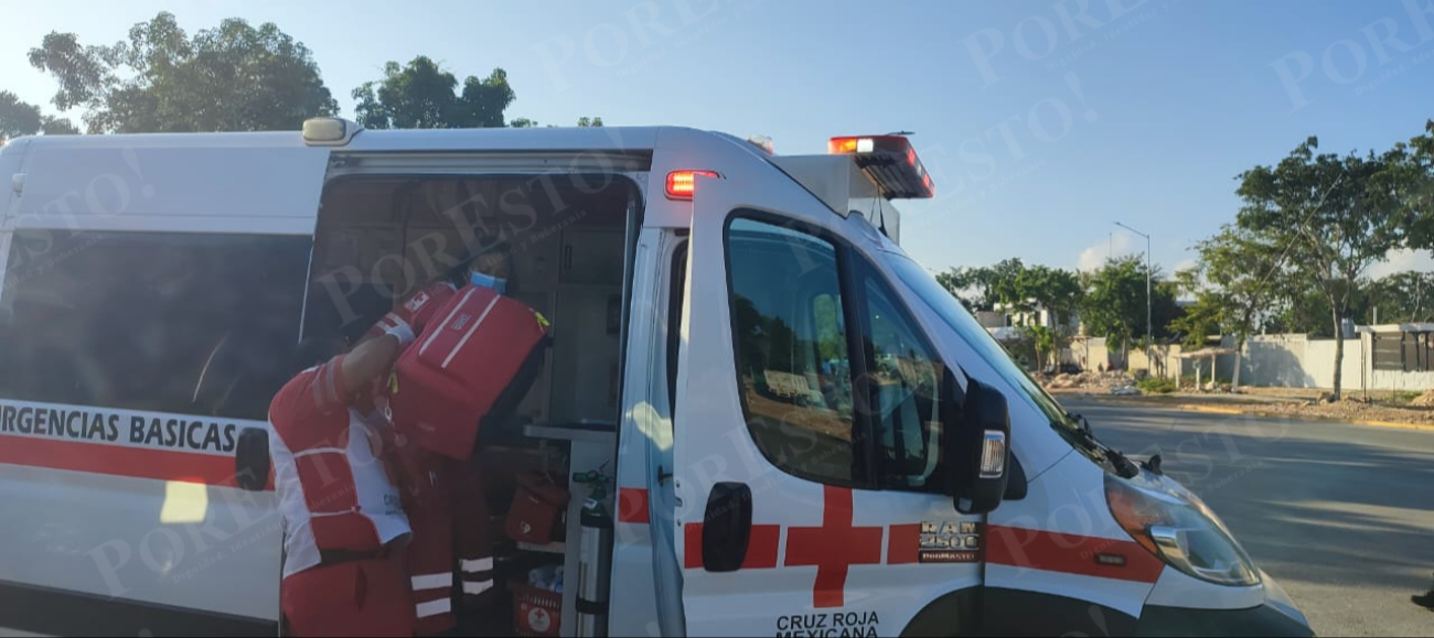 Debido a la gravedad de la herida en su cuello, el hombre fue trasladado al Hospital General de Playa del Carmen.