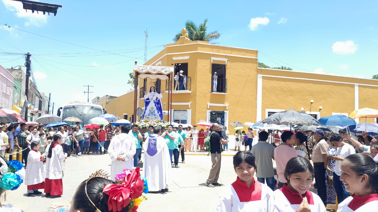 Dzitbalché se visten de fe para honrar a la Virgen de la Asunción Dzitbalché se visten de fe para honrar a la Virgen de la Asunción