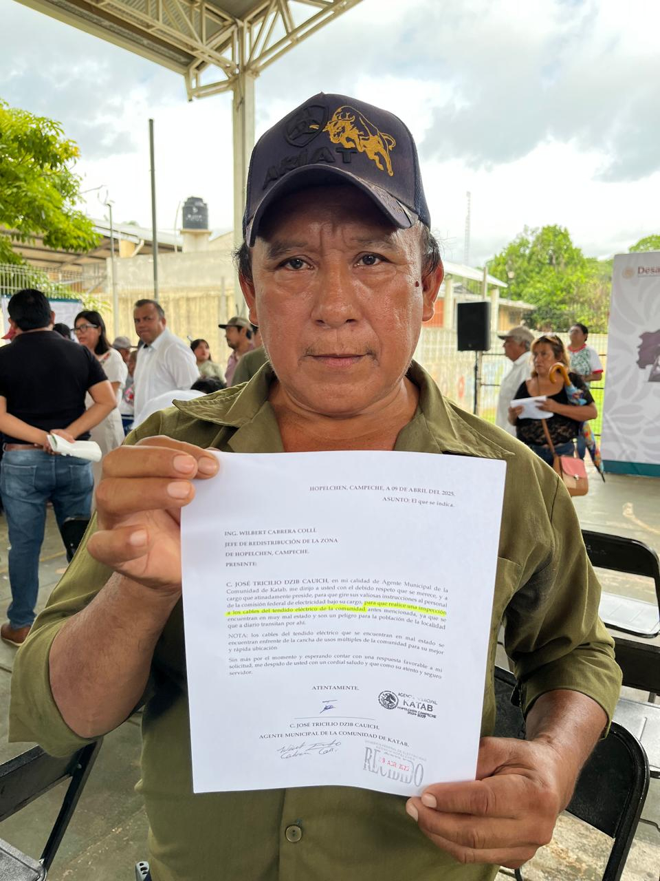 El agente municipal denunció falta de respuesta de la CFE, pese a reportes desde marzo.