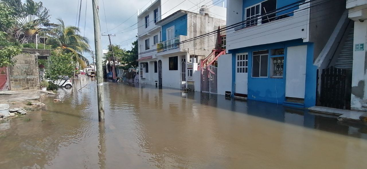 El mal clima también causó apagones en la isla